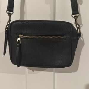 Universal Thread Black Crossbody Purse